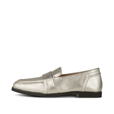 SHOE THE BEAR Erika Saddle Loafer in Silver Metallic