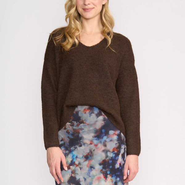 Loop V Neck Sweater in Coffee