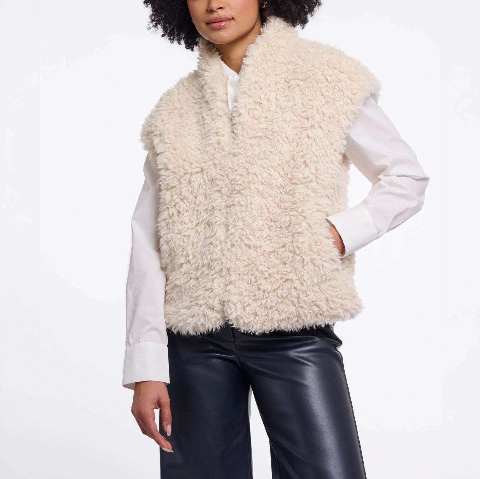 RINO & PELLE Freya Teddy Fleece Gilet in Birch