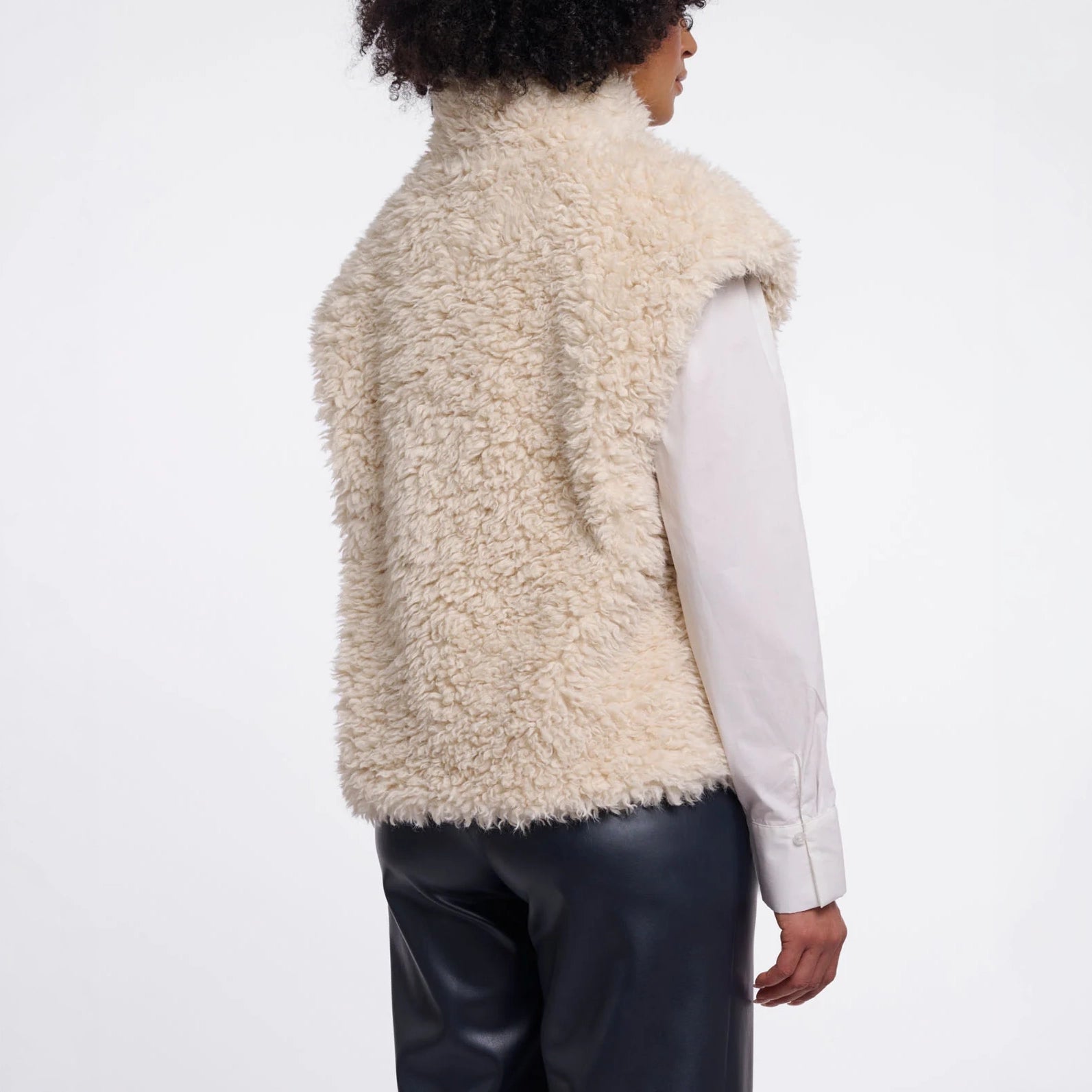 RINO & PELLE Freya Teddy Fleece Gilet in Birch