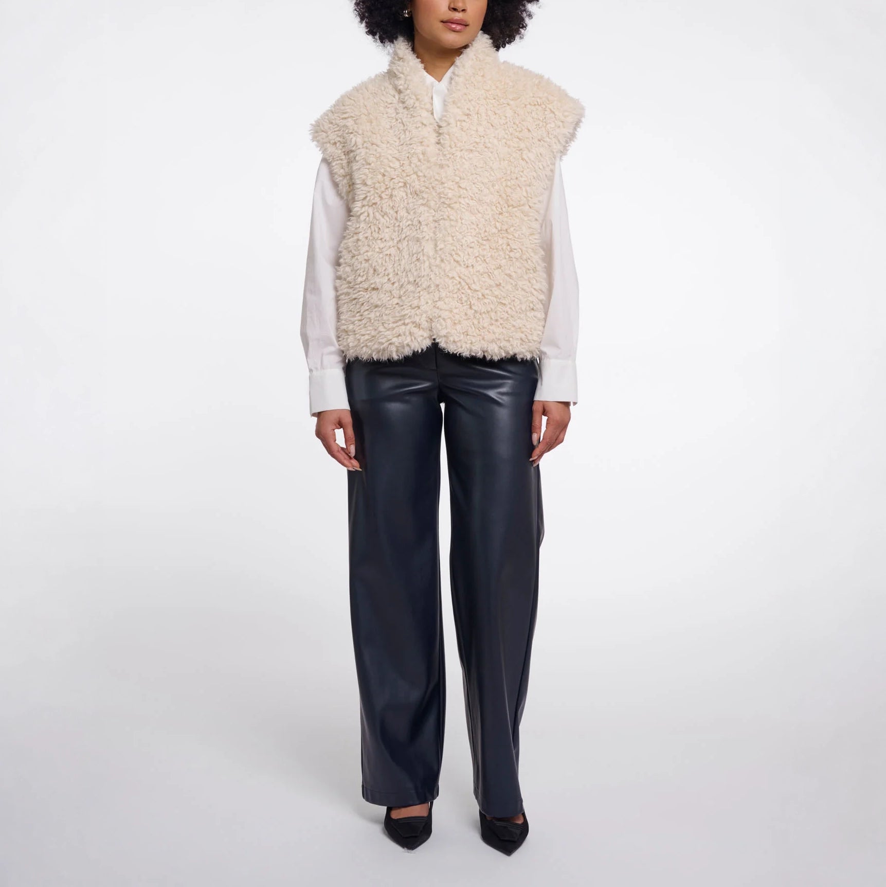 RINO & PELLE Freya Teddy Fleece Gilet in Birch