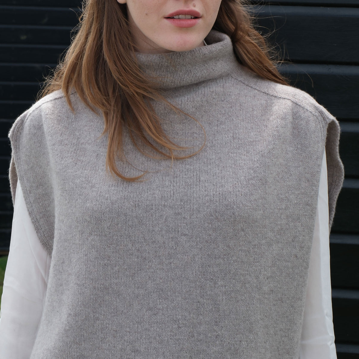 QUINTON & CHADWICK Funnel Neck Poncho in Tawney