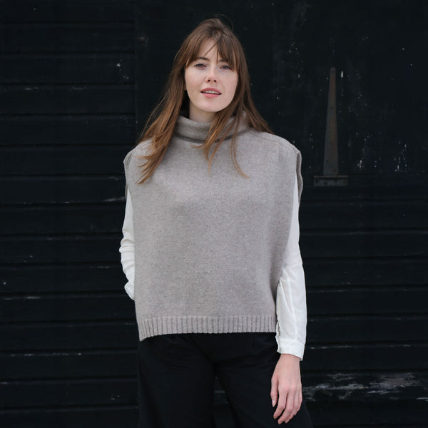 QUINTON & CHADWICK Funnel Neck Poncho in Tawney