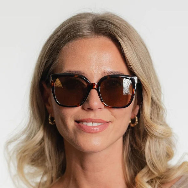 GOODLOOKERS Maddie Sunglasses in Tortoiseshell