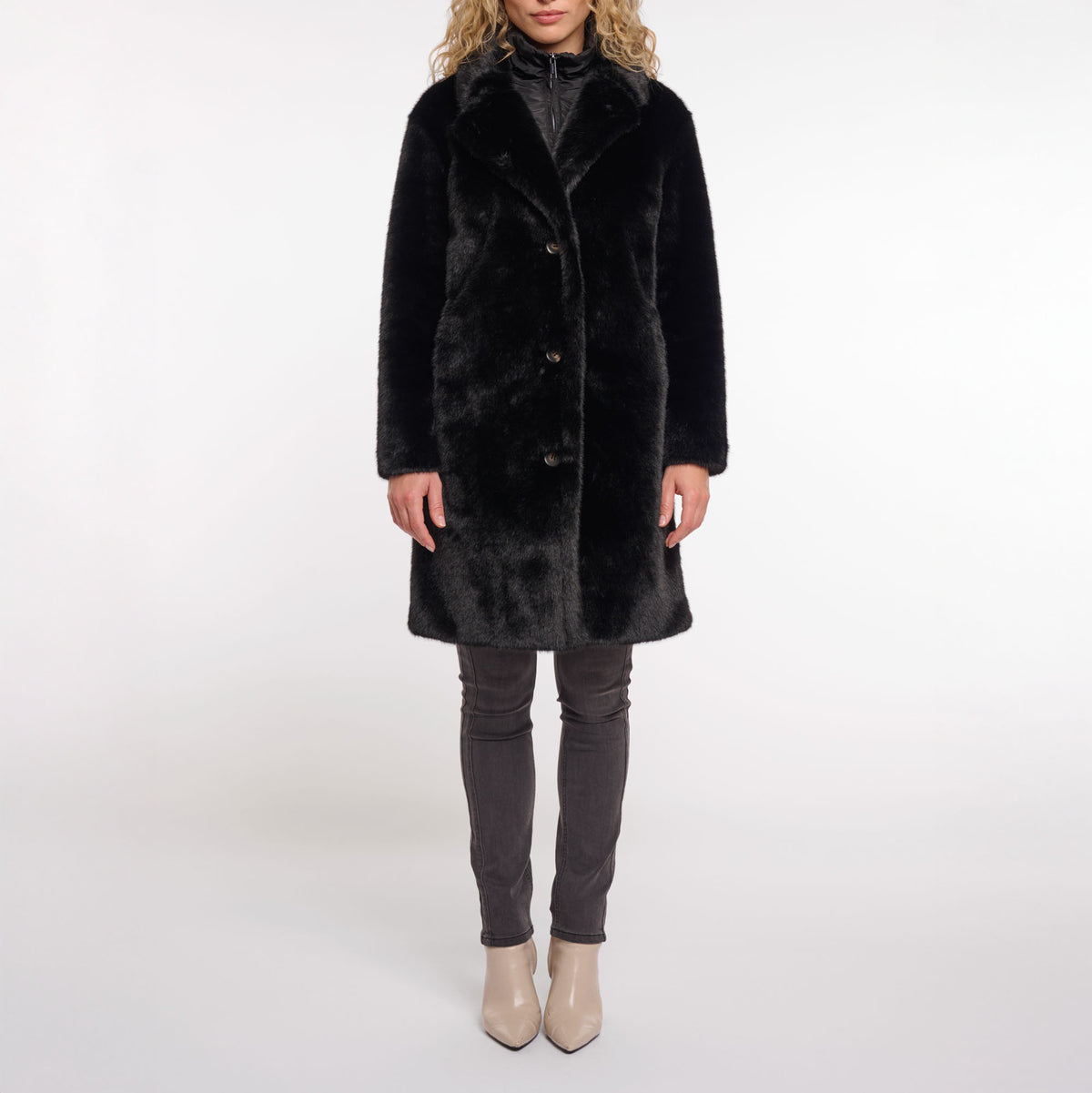 RINO & PELLE Geesje Single Breasted Faux Fur Coat with Detachable Collar in Black