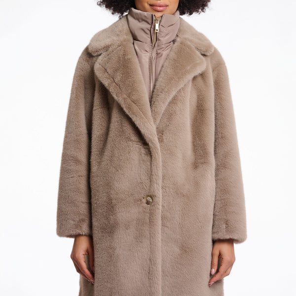 RINO & PELLE Geesje Single Breasted Faux Fur Coat with Detachable Collar in Toffee