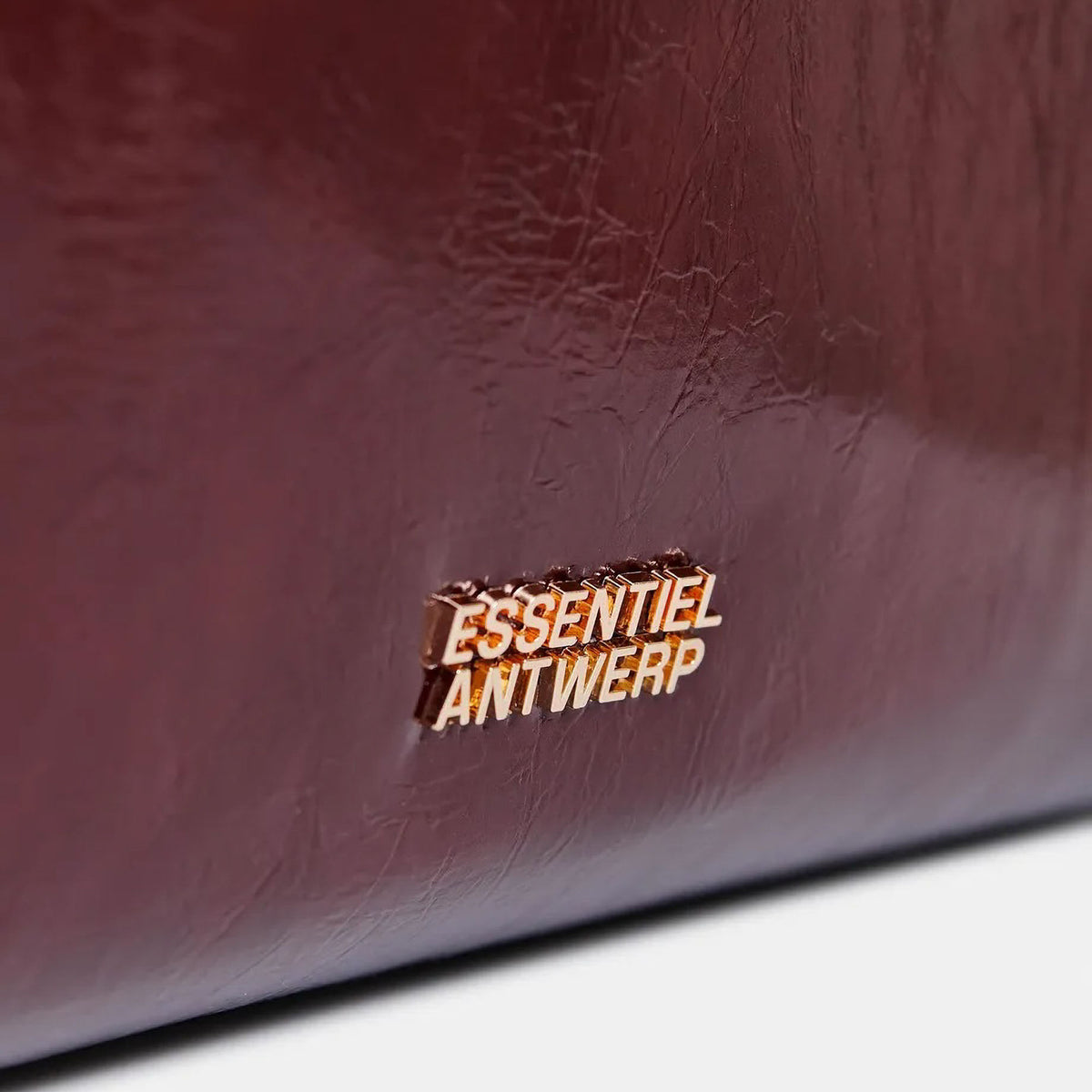 ESSENTIEL ANTWERP Ihurley Glossy Shopper Bag in Burgundy