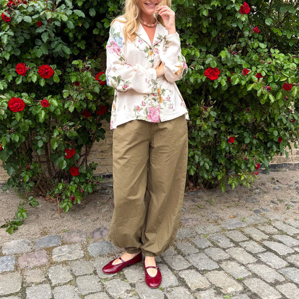 BLACK COLOUR BCAya Balloon Pant with Pockets in Army