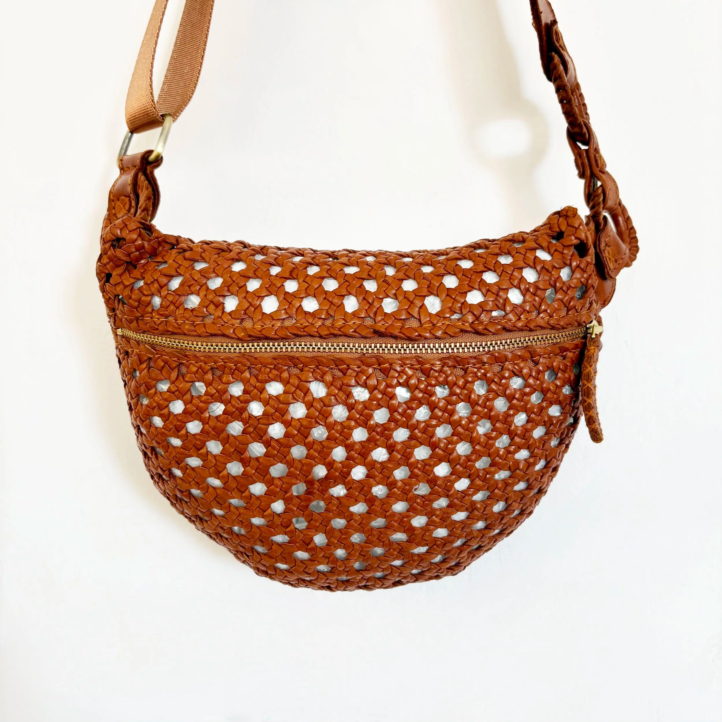 EN SHALLA Large Leather Crossbody Bum Bag in Cognac