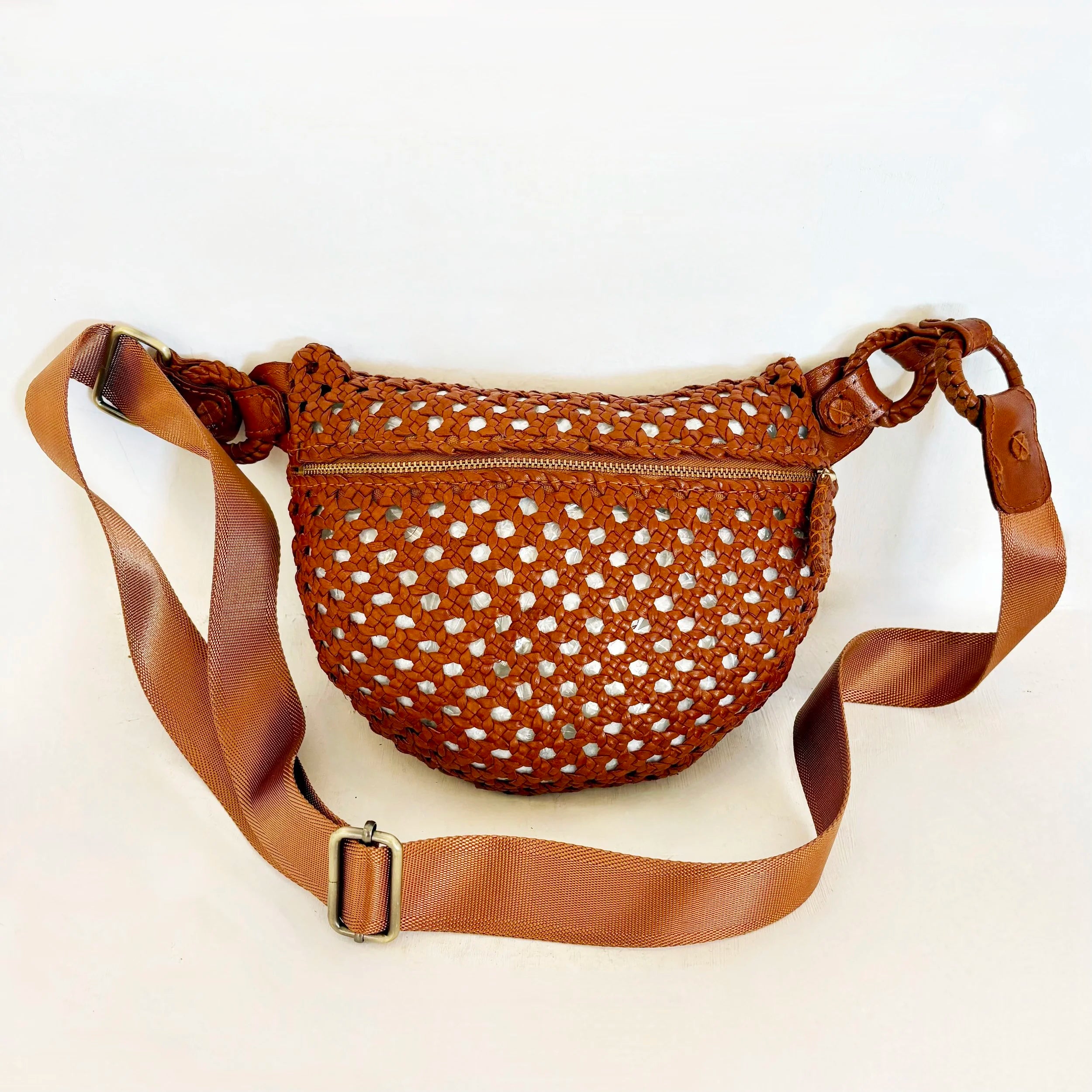 EN SHALLA Large Leather Crossbody Bum Bag in Cognac
