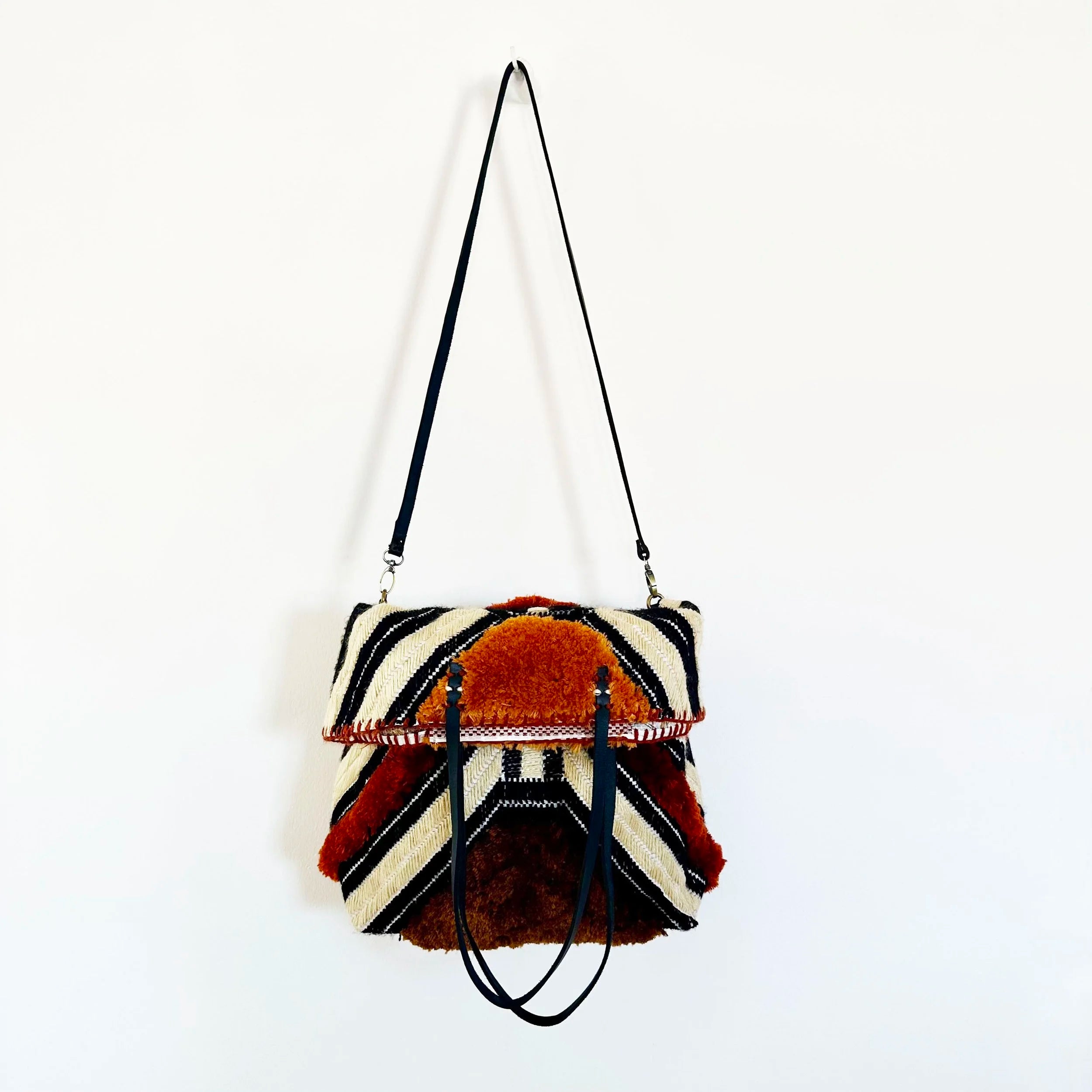 EN SHALLA Medium Fluffy Striped Tote Bag in Beige