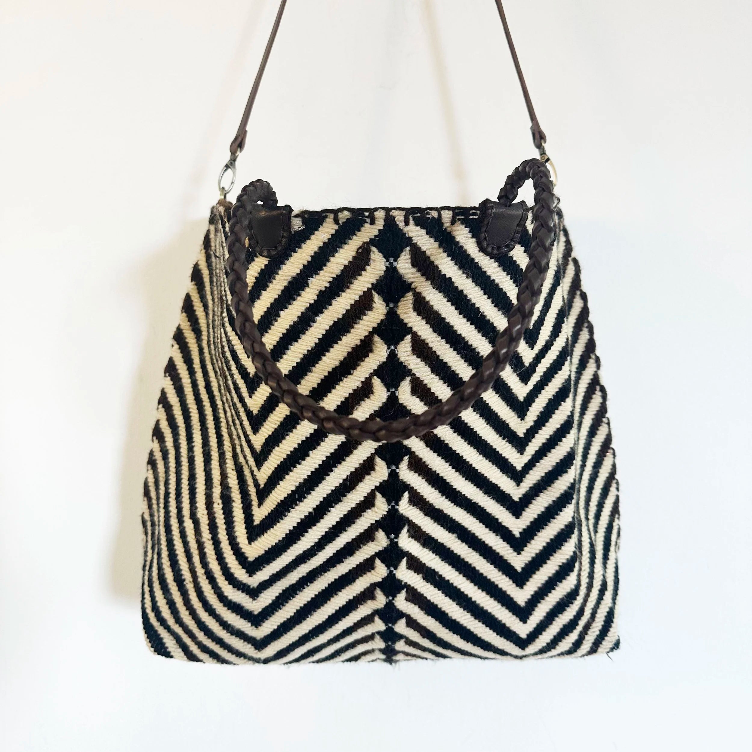 EN SHALLA Large Big Chevron Woven Tote Bag in Chocolate & Cream
