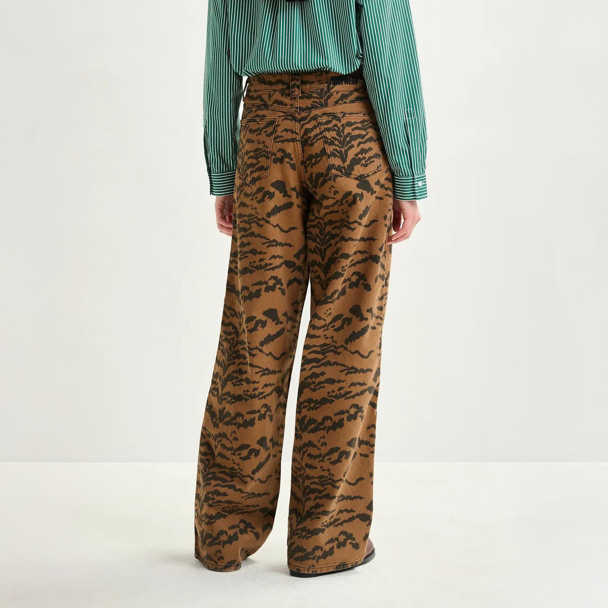 ESSENTIEL ANTWERP Impeccable Tiger-Print Tapered-Leg Jeans in Brown and Black