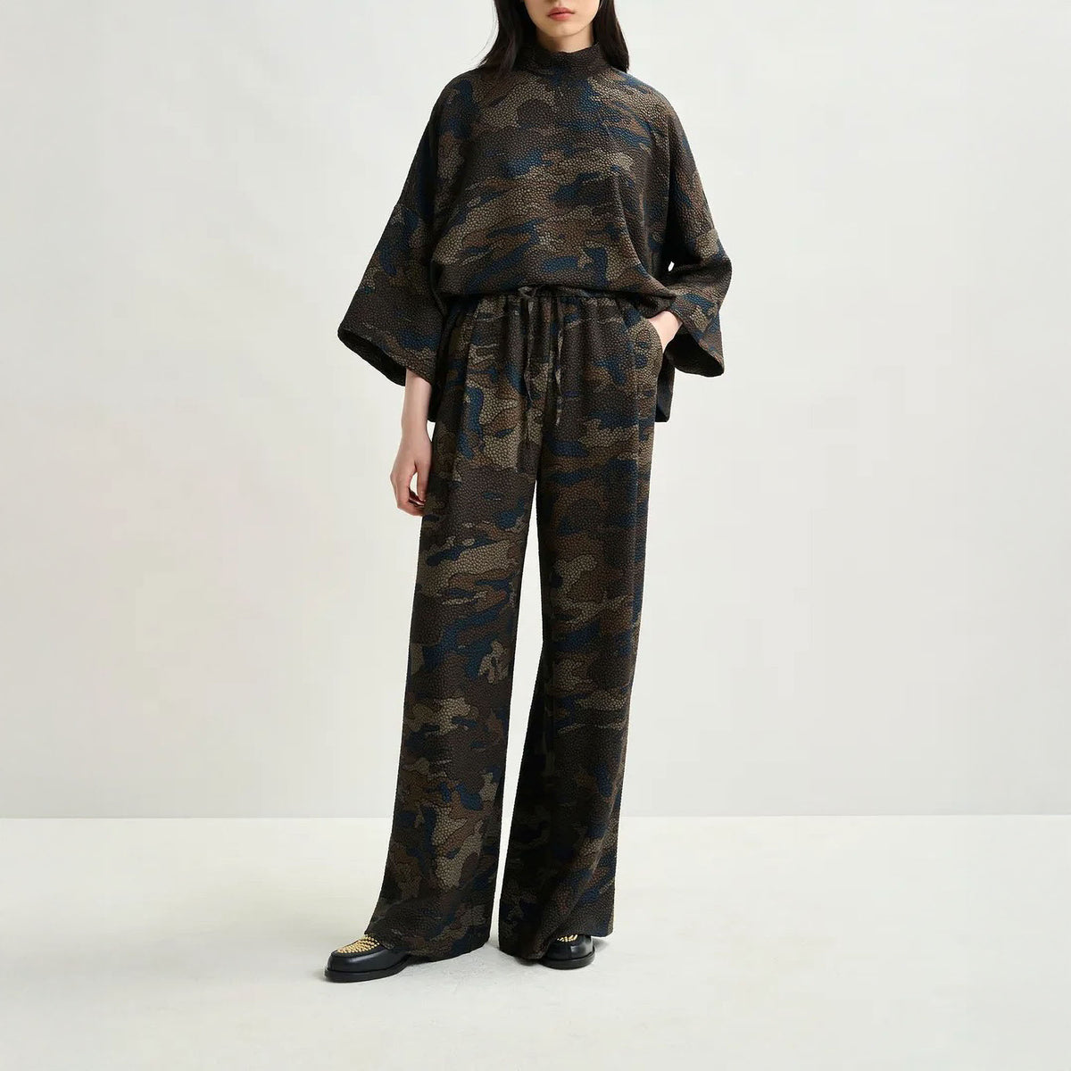 ESSENTIEL ANTWERP Itchy Elasticated Waist Pants in Cobmo2 Black
