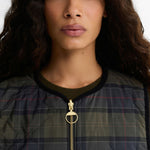 BARBOUR Nunwell Reversible Quilted Liner in Black/Shadow Classic