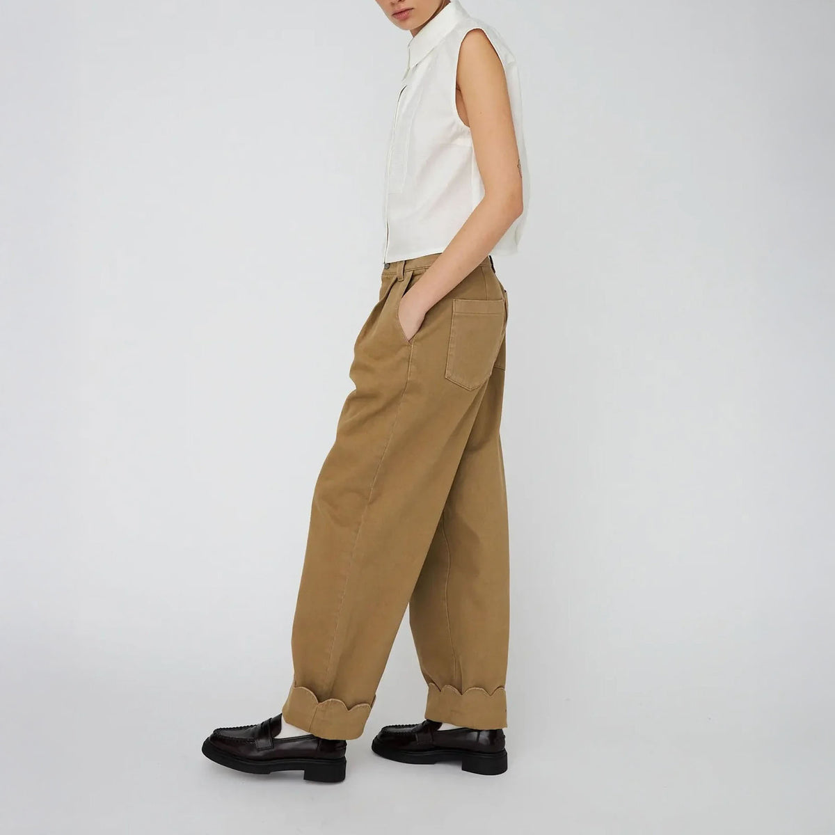 STELLA NOVA Brushed Surface Cotton Pants in Dark Sand