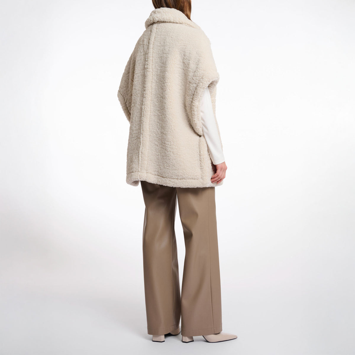 RINO & PELLE Luca Teddy Cape in Birch