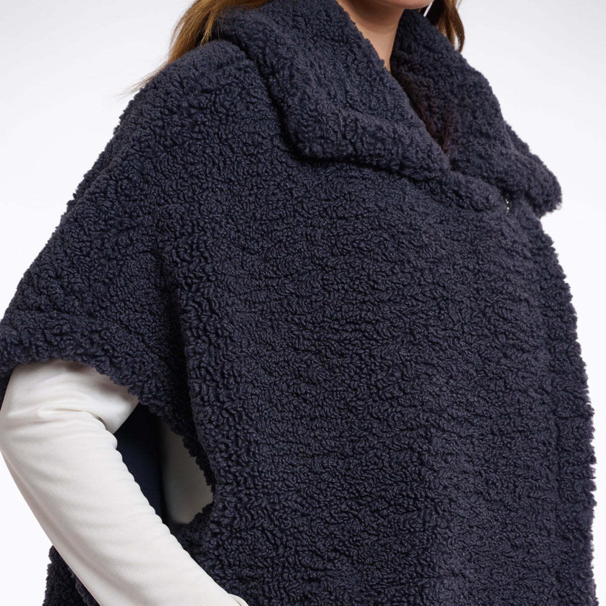 RINO & PELLE Luca Teddy Cape in Night Grey