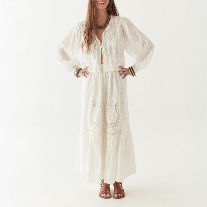 MAISON HOTEL Luisa Skirt in White Lilies