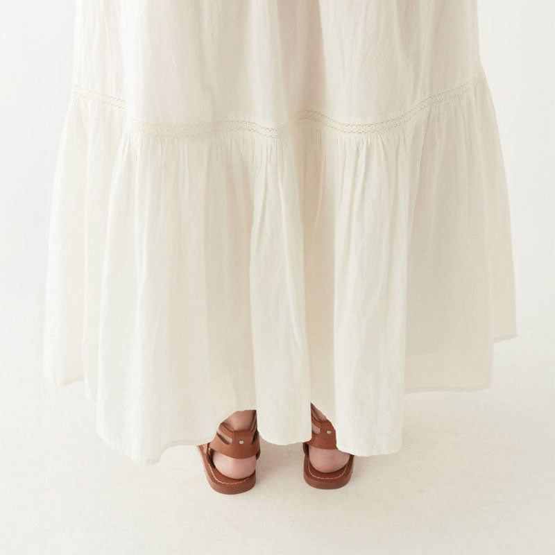 MAISON HOTEL Luisa Skirt in White Lilies