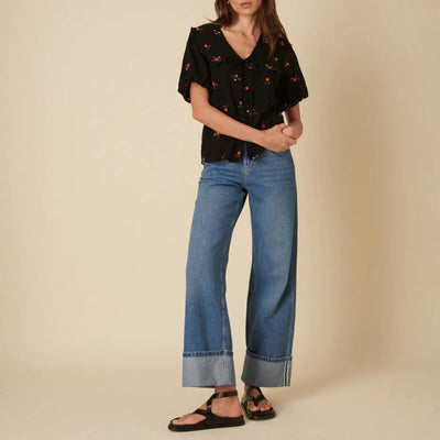 NOBODYS CHILD Birdie Short Sleeve Blouse in Black