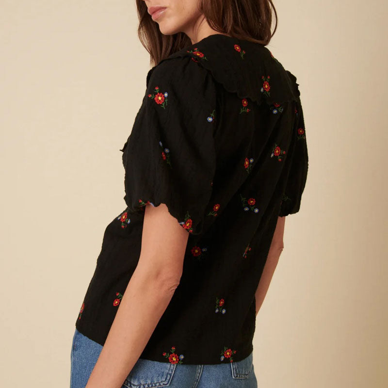 NOBODYS CHILD Birdie Short Sleeve Blouse in Black