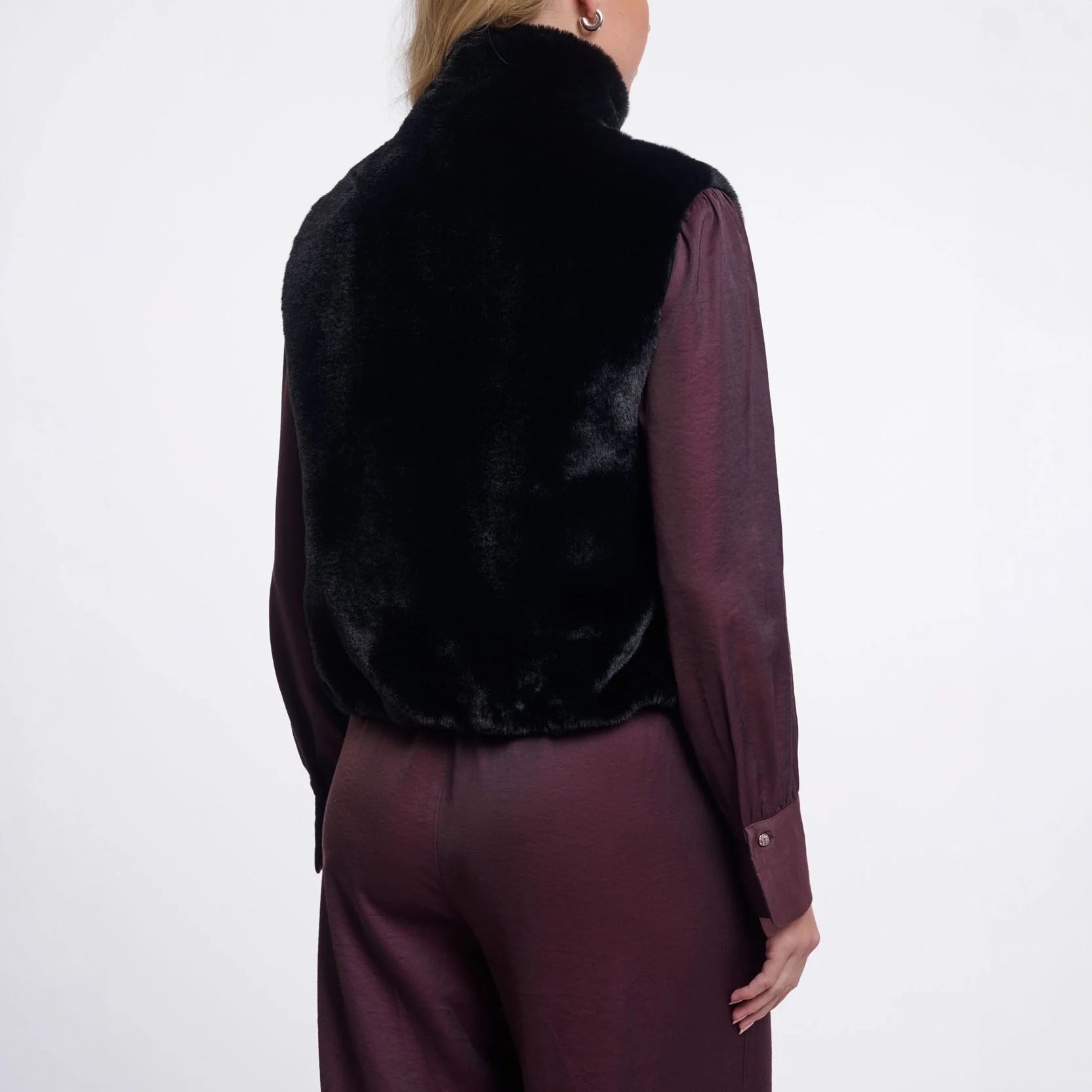 RINO & PELLE Nikki Short Faux Fur Gilet in Black
