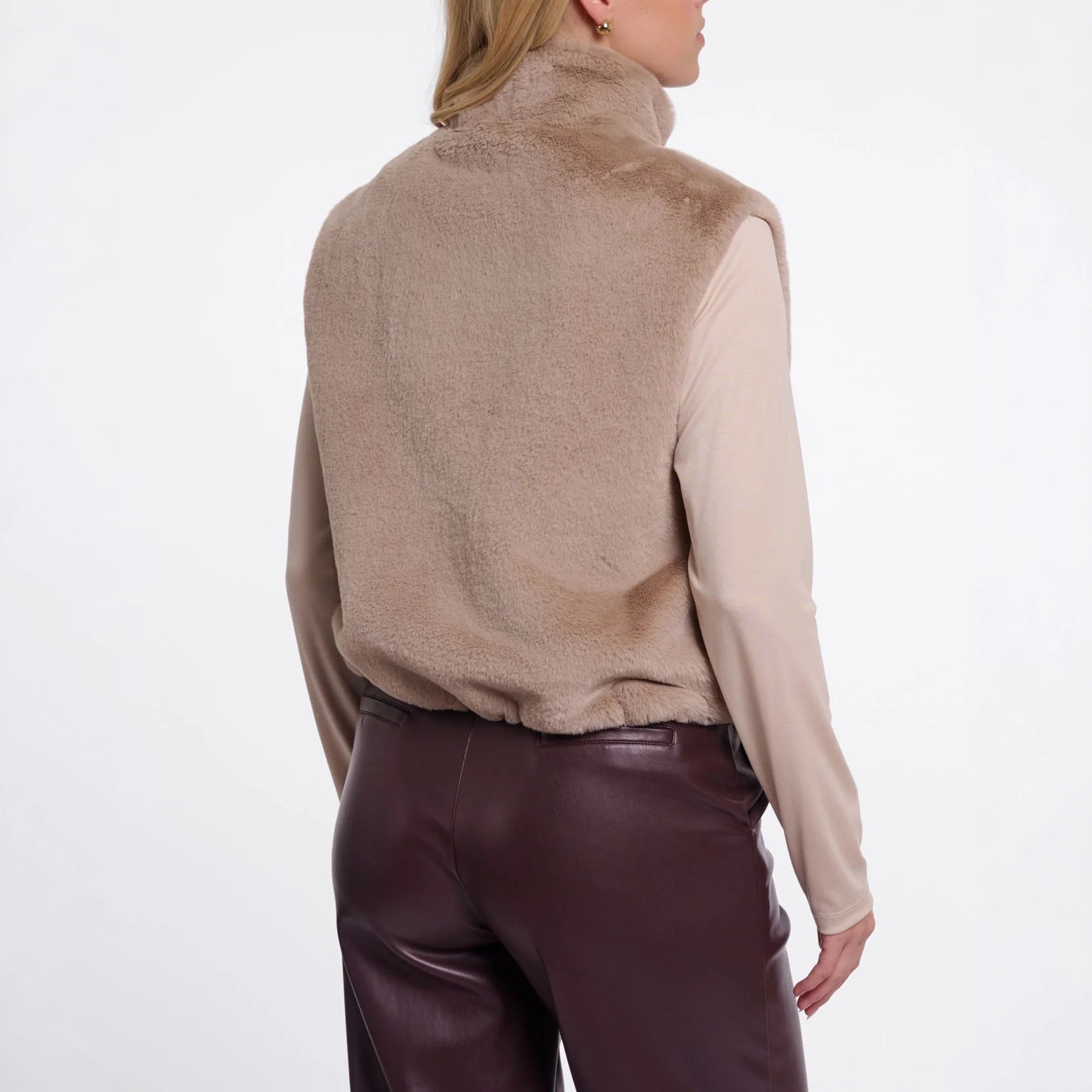 RINO & PELLE Nikki Short Faux Fur Gilet in Oat