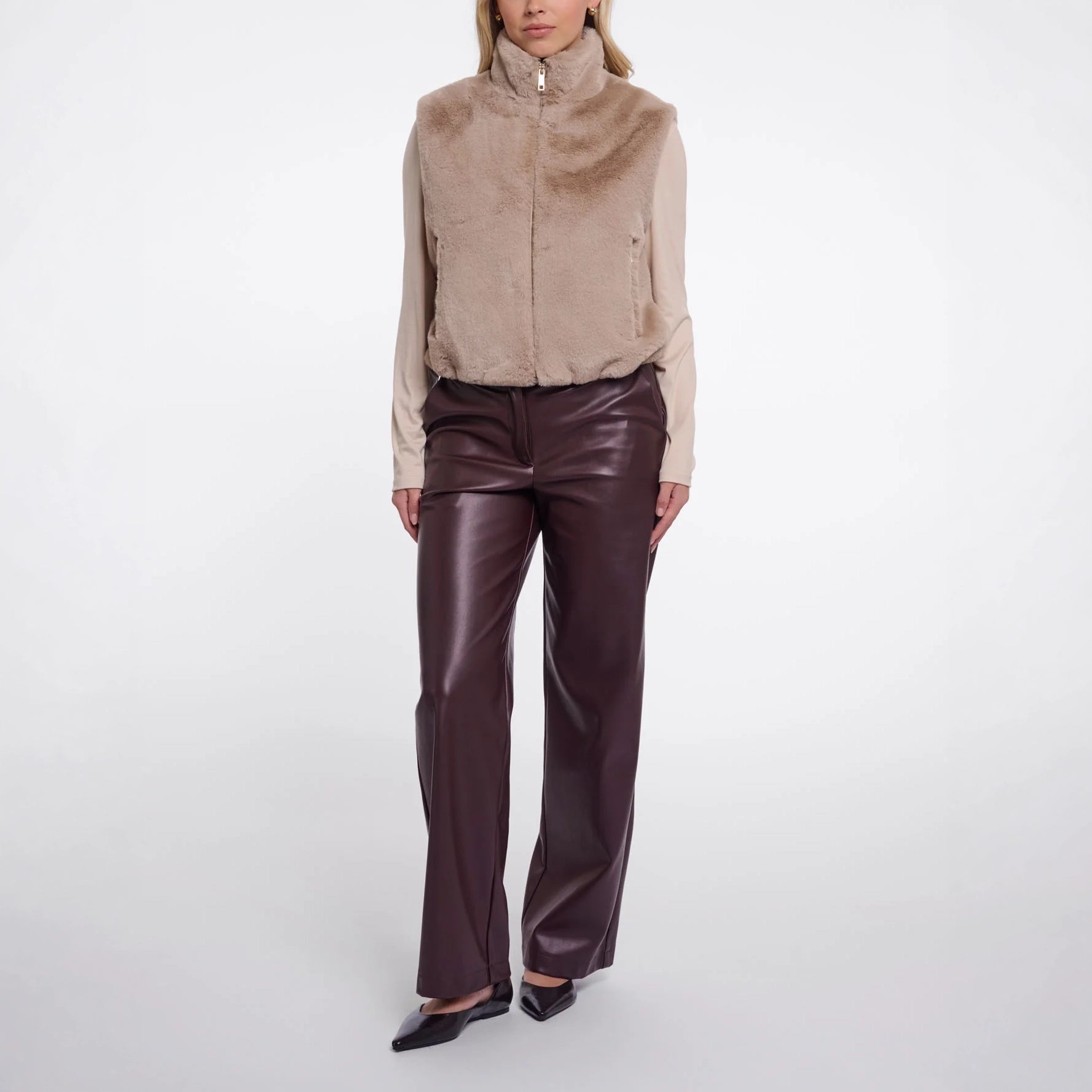 RINO & PELLE Nikki Short Faux Fur Gilet in Oat