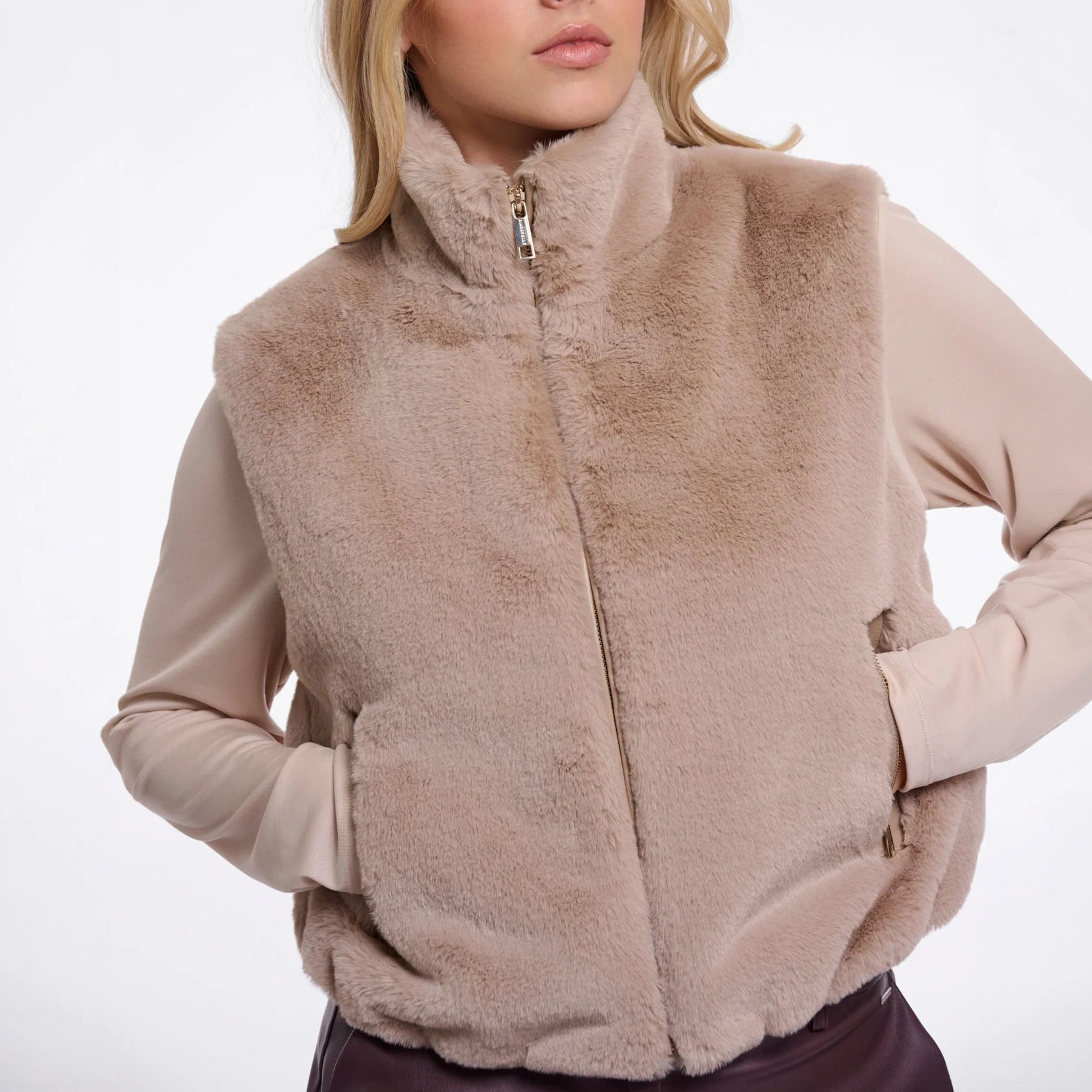 RINO & PELLE Nikki Short Faux Fur Gilet in Oat
