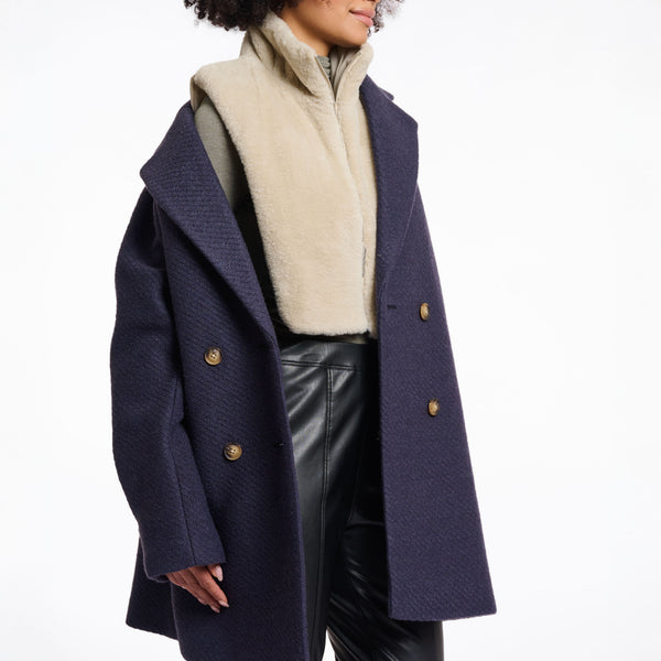 RINO & PELLE Nura Reversible Bib with Faux Fur in Birch