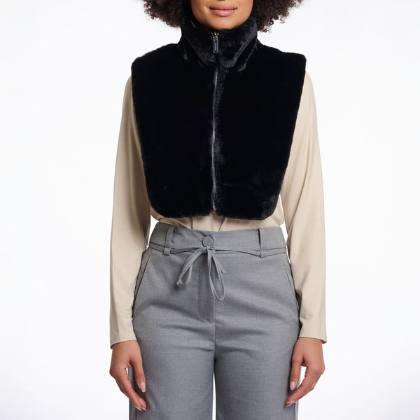 RINO & PELLE Nura Reversible Bib with Faux Fur in Black