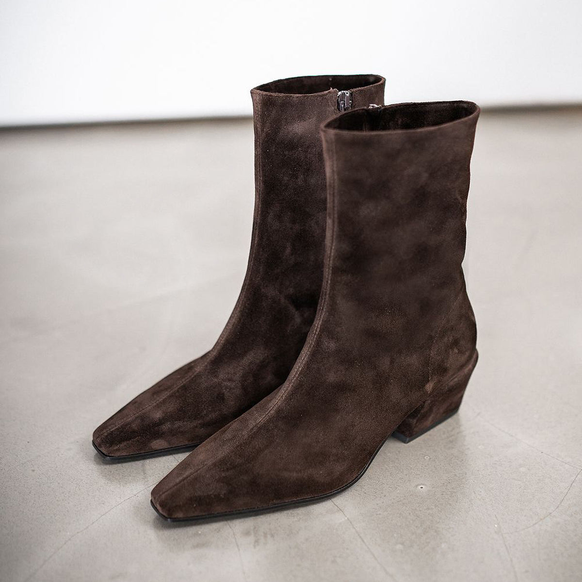 KENNEL & SCHMENGER Nyla Suede Boots  in Brown