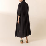 LEON & HARPER Roca Short Sleeve Long Dress in Carbone