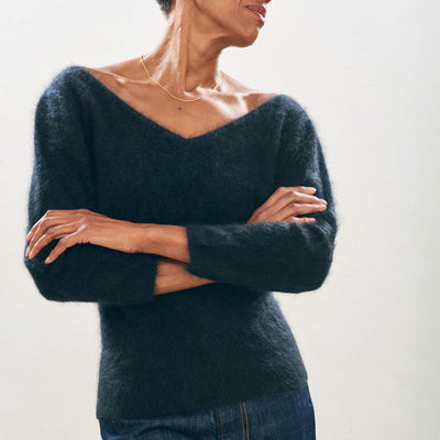 JUMPER1234 Brushed Vee Knit in Black