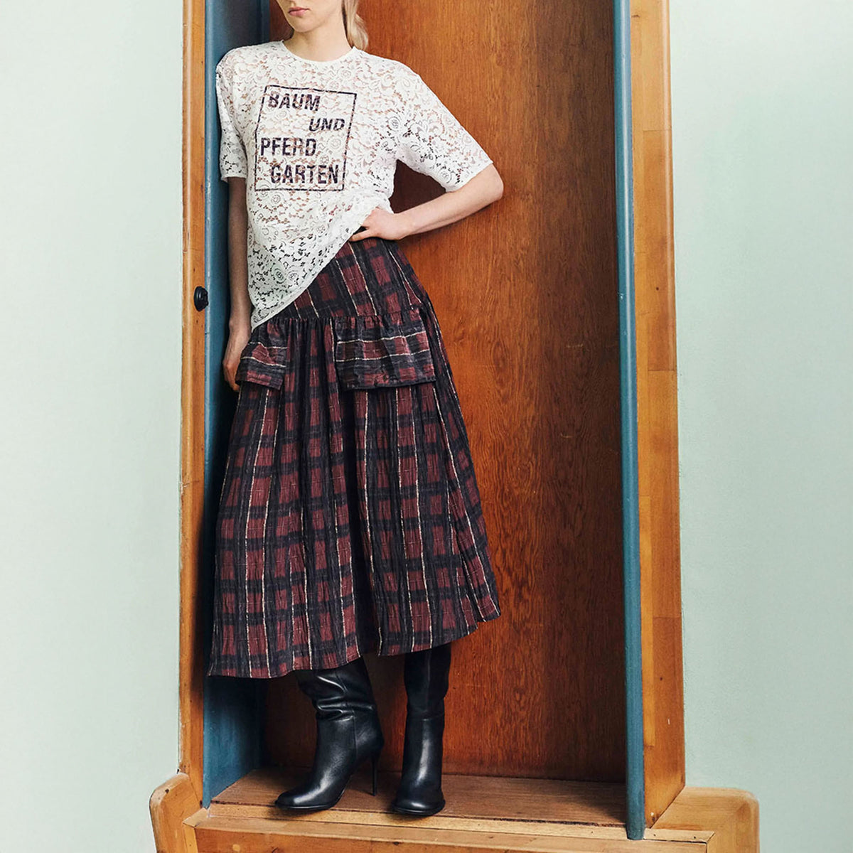 BAUM UND PFERDGARTEN Sabela Skirt in Dark Red Check