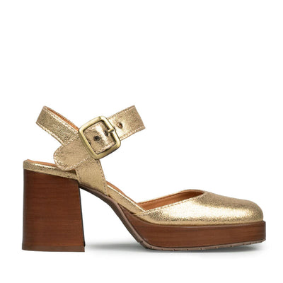ESSKA Selena Sandals in Wood/Gold