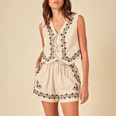 NOBODYS CHILD Rosie Short in Beige
