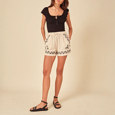 NOBODYS CHILD Rosie Short in Beige