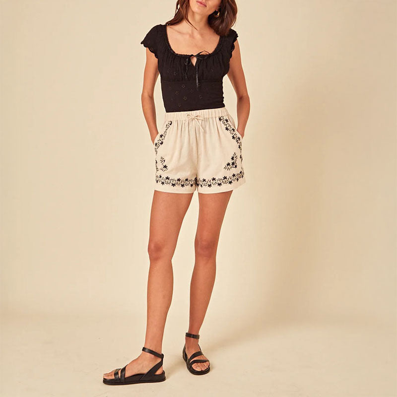 NOBODYS CHILD Rosie Short in Beige