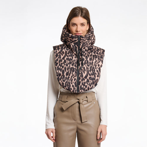 RINO & PELLE Tabita Padded Bib  in Leopard