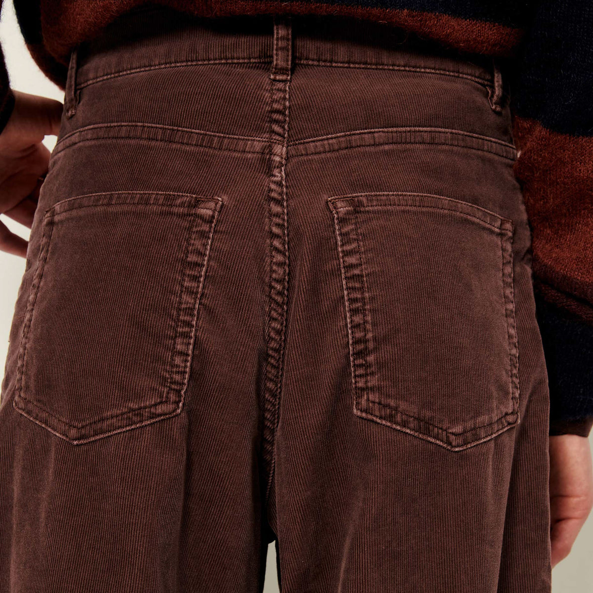 SESSUN Velvet Cruise Trousers in Coffea