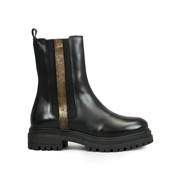 ESSKA Yaline Boot in Black/Gold