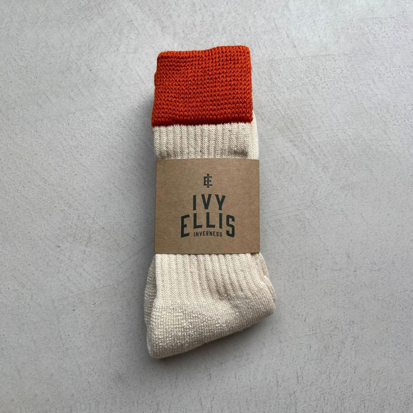 IVY ELLIS The Alder Men’s Crew Length Socks in Rust & Vintage Cream
