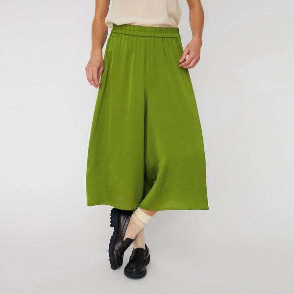STELLA NOVA Delicate Shorts in Green Flash