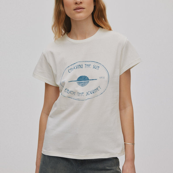 RABENS SALONER Ambla Journey T Shirt in Chalk