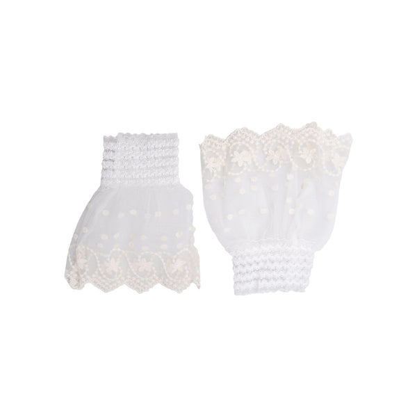 BLACK COLOUR BCReeva Lace Cuffs in Off White
