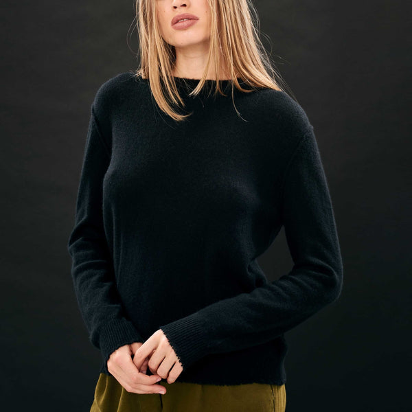 JUMPER 1234 Distressed Crew Neck Cashmere Jumper in Black