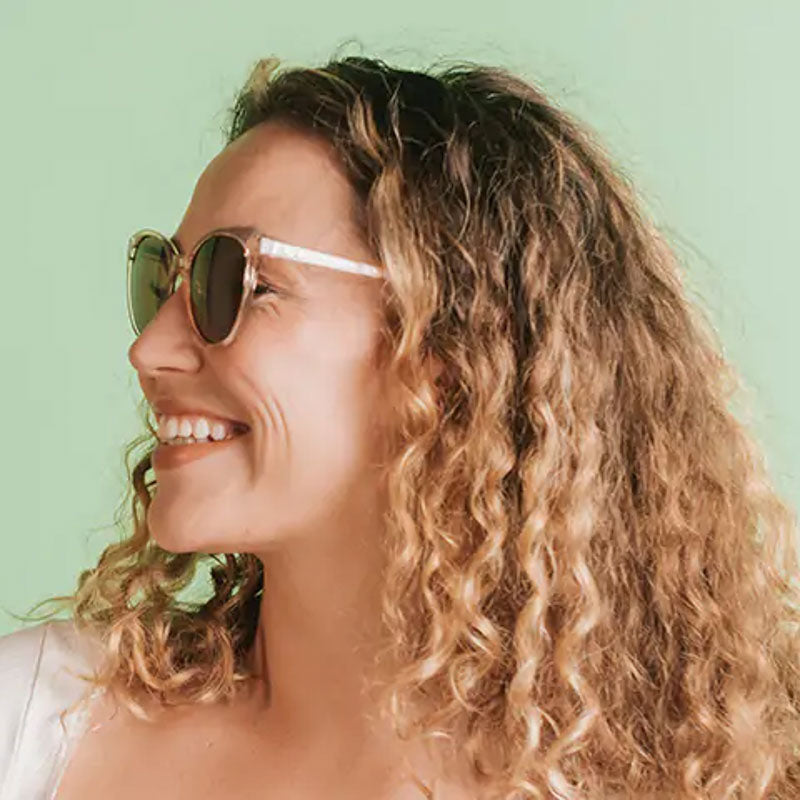 GOODLOOKERS Millie Reading Sunglasses in Transparent Pink