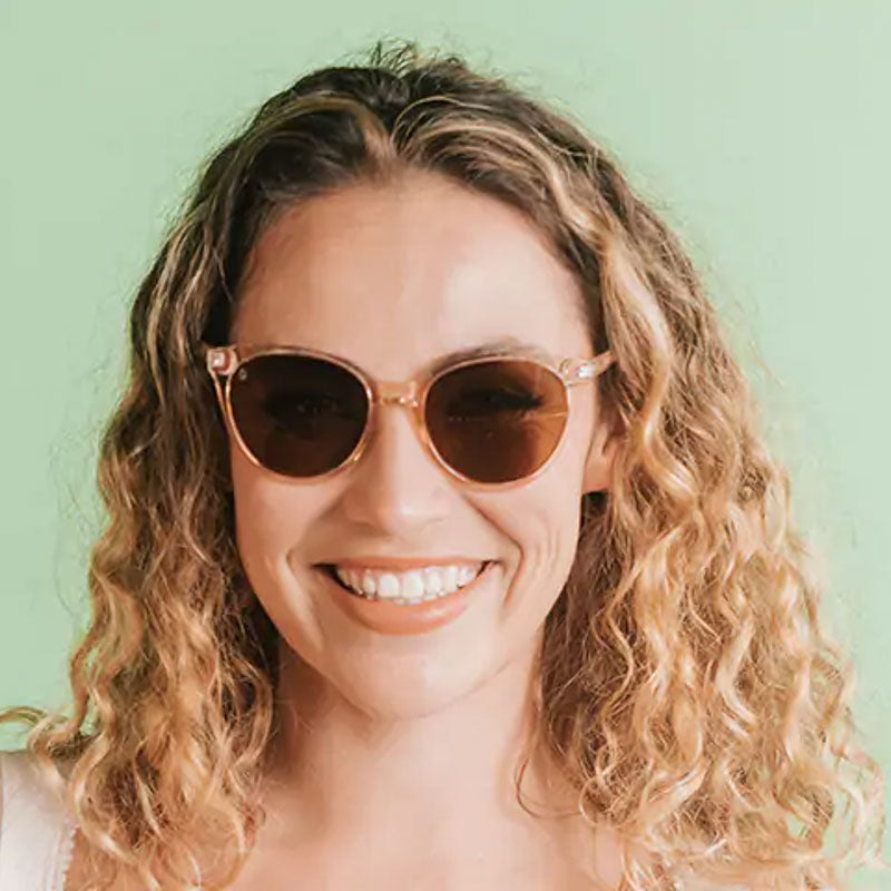 GOODLOOKERS Millie Reading Sunglasses in Transparent Pink